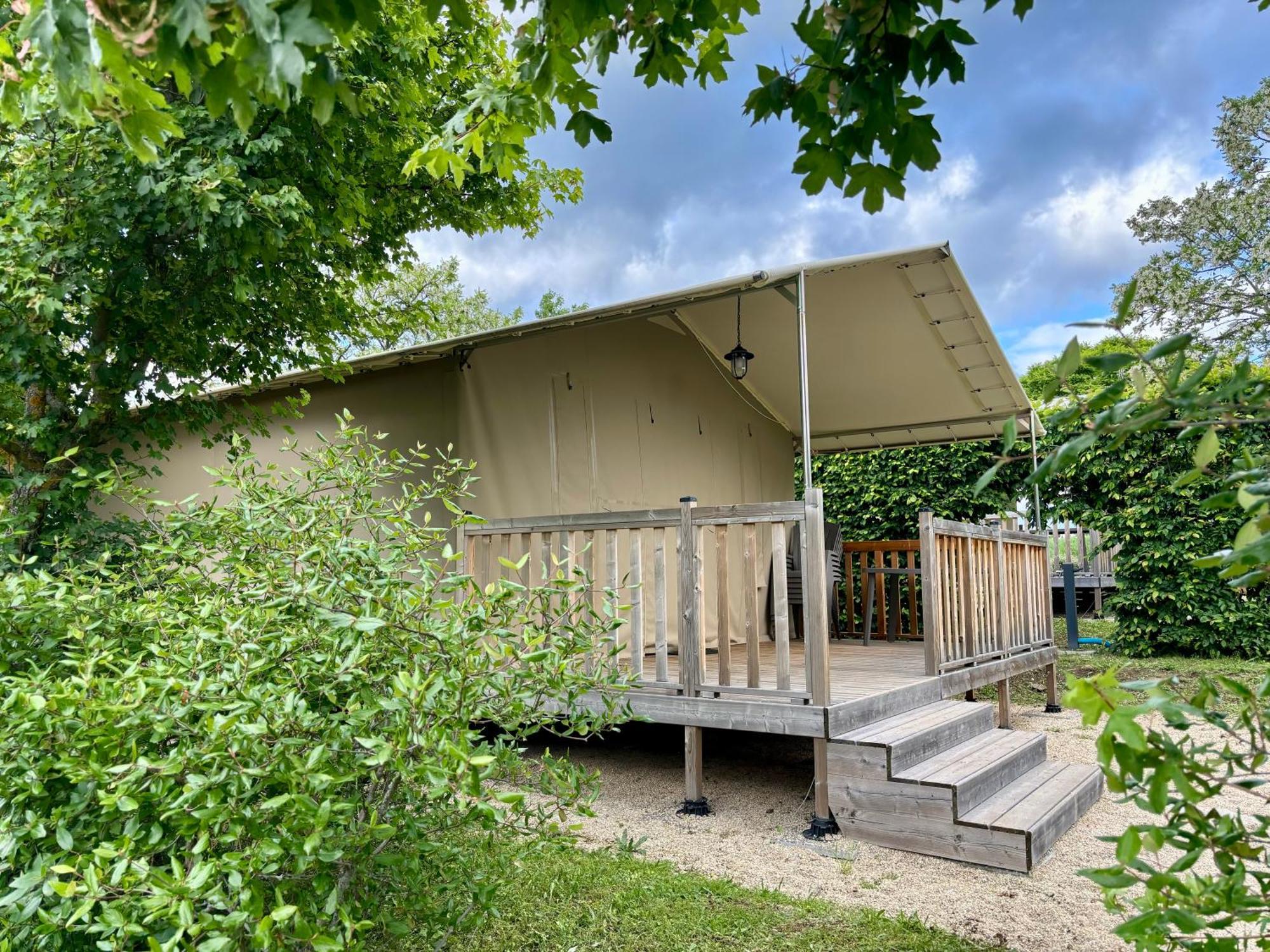 Camping Onlycamp Pierre & Sources Volvic Eksteriør bilde